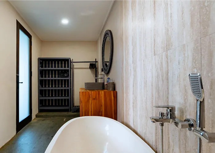 Damira 3br With Pool, Villa *